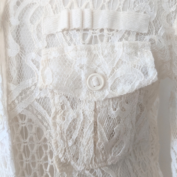 Elizabeth and James Cream Lace Blouse - Picture 5 of 6